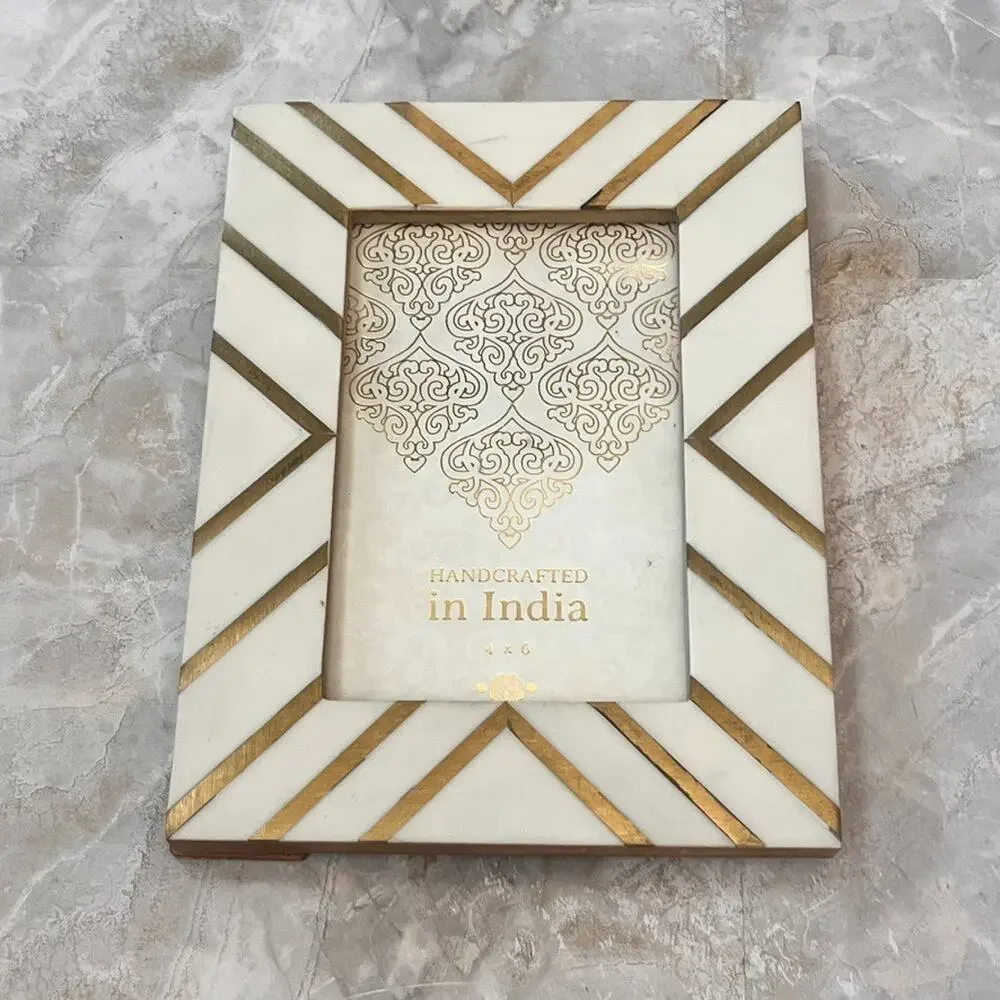 White & Gold Picture Frame Fits 4 x 6 Photos Handcrafted In India
